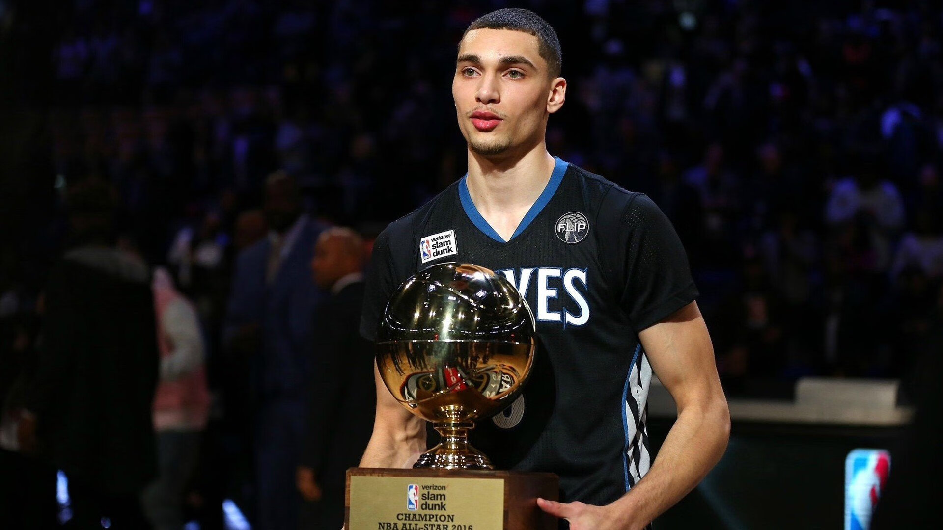 _城市赛道：在城市天际线下进行的高空网球比赛_，城市天际线高尔夫球场