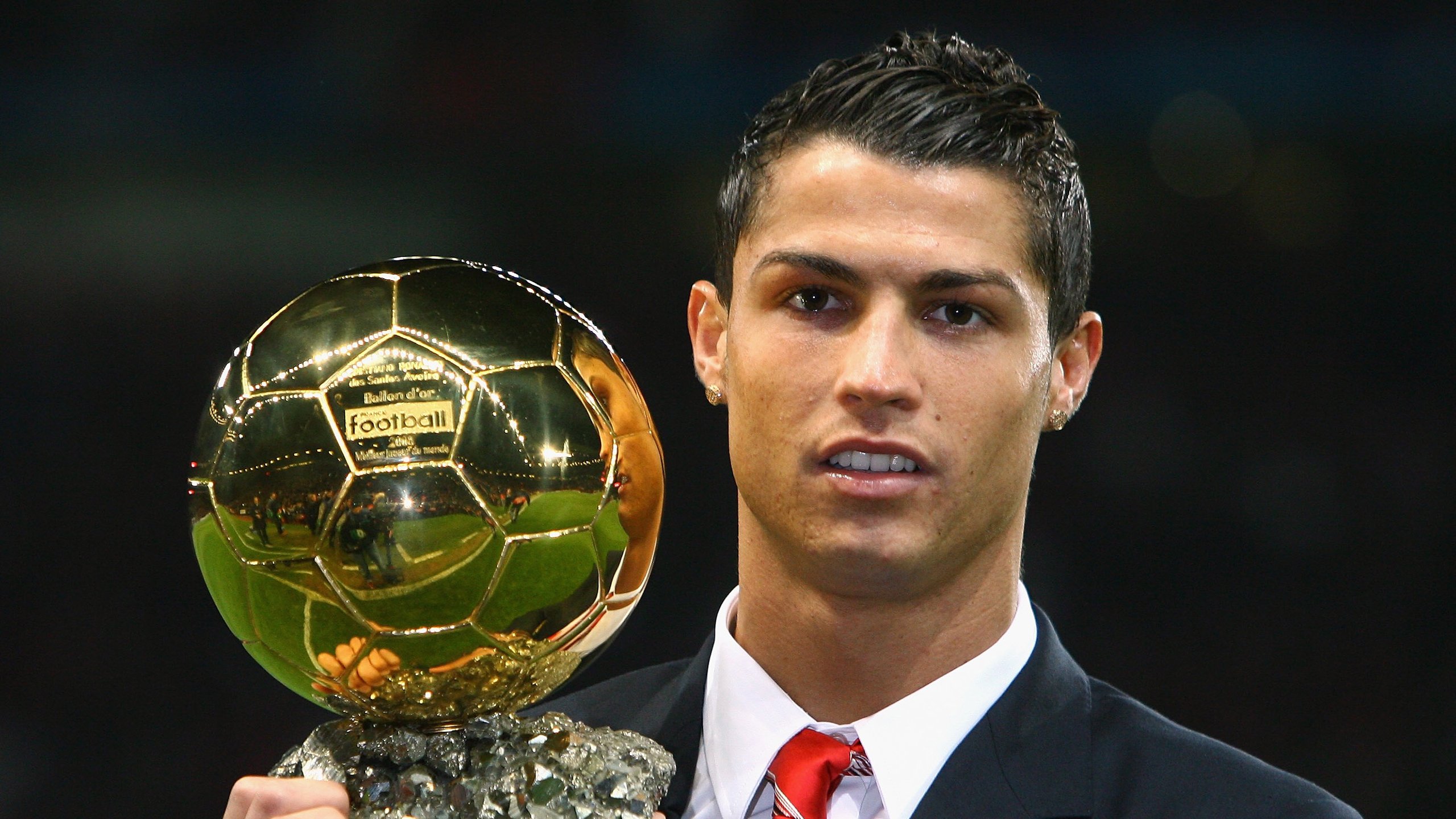 “智能裁判技术在中超首次应用，保障比赛公正”，人工智能足球裁判